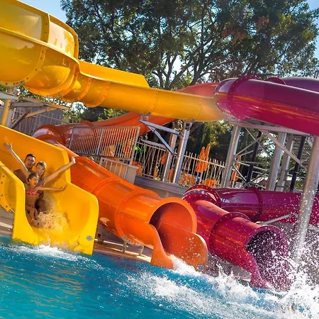 Campsite Lanterna Mobile Homes Mediteran Kamp 4* بوريتش