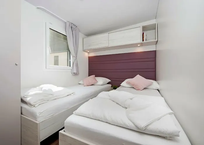 פארק נופש Campsite Lanterna Mobile Homes Mediteran Kamp