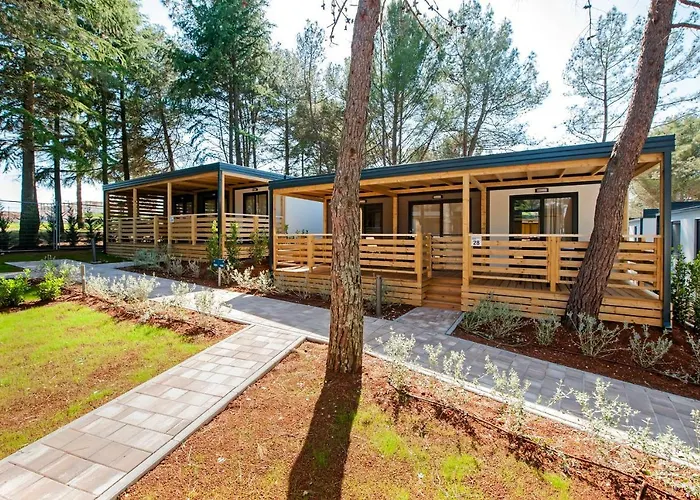 홀리데이파크 Campsite Lanterna Mobile Homes Mediteran Kamp 4*