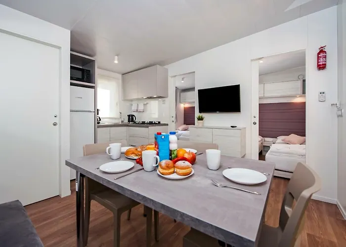 Campsite Lanterna Mobile Homes Mediteran Kamp 4* Poreč