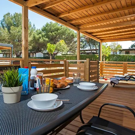 Campsite Lanterna Mobile Homes Mediteran Kamp 4* Porec